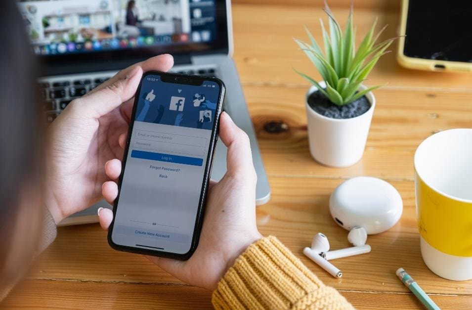 Facebook Groups Mobile App